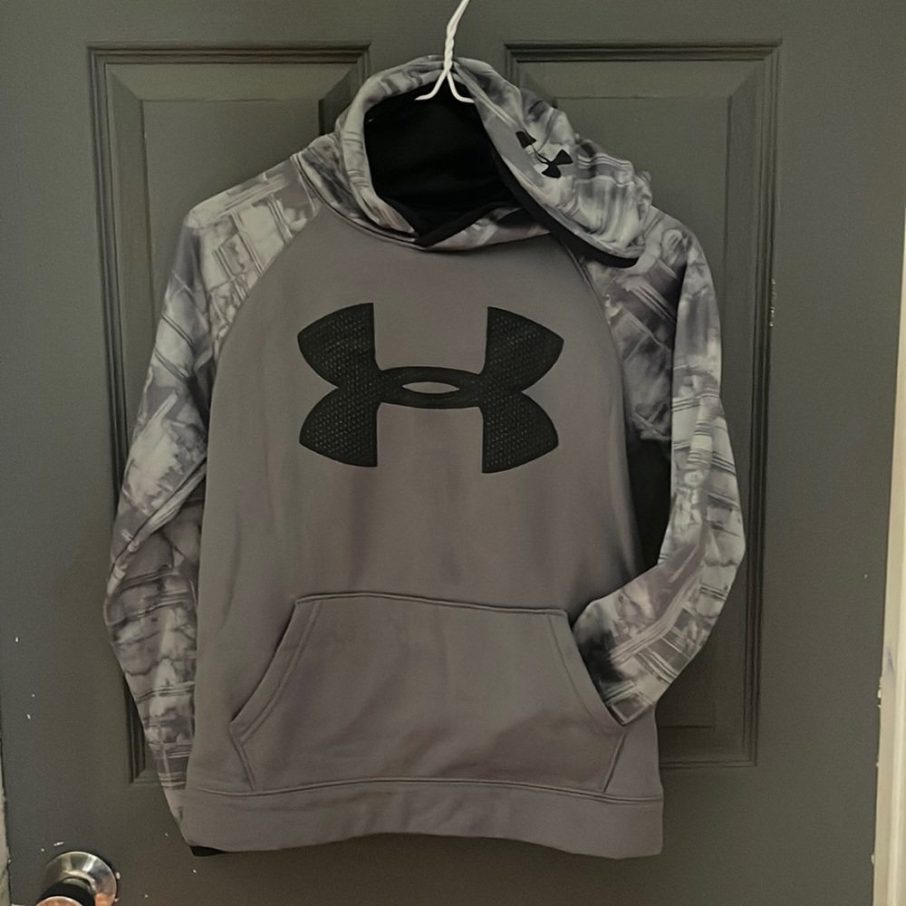 Boys youth UA hoodie.